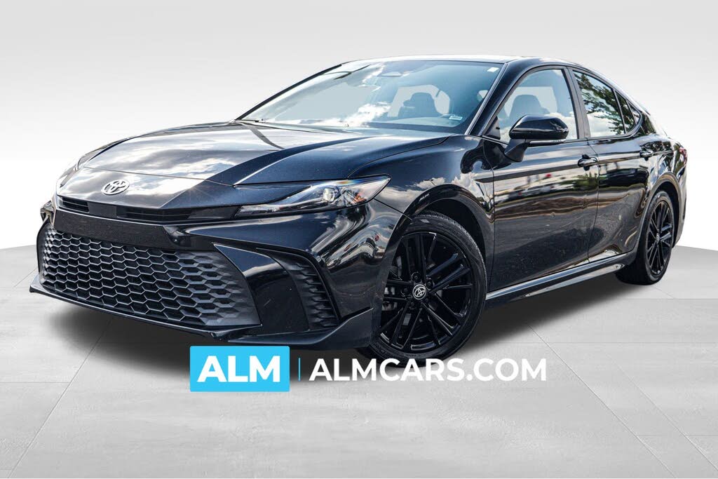 2025 Toyota Camry SE FWD