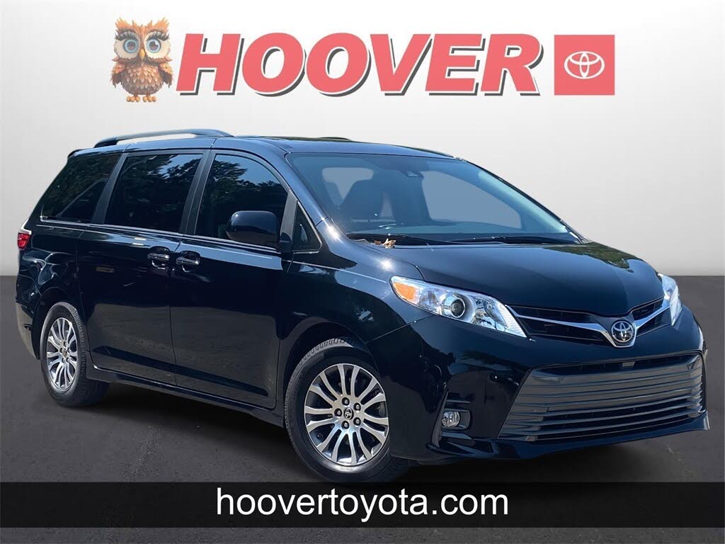 2020 Toyota Sienna XLE 7-Passenger FWD with Auto-Access Seat