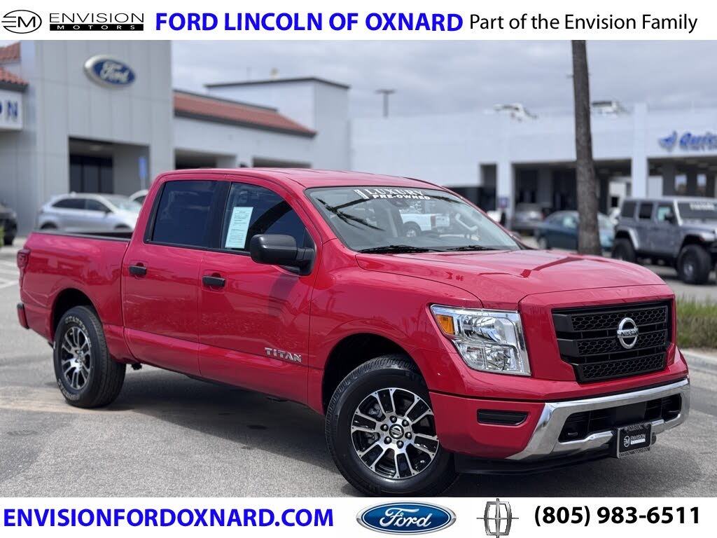 2022 Nissan Titan SV Crew Cab 4WD