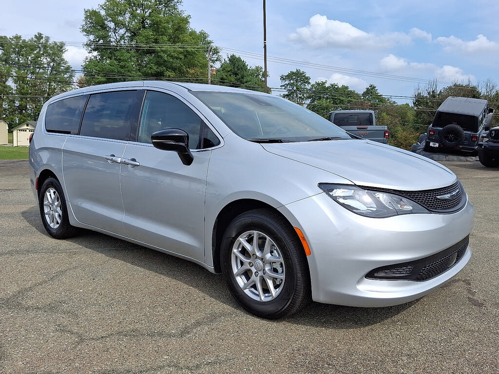 2026 Chrysler Voyager LX FWD
