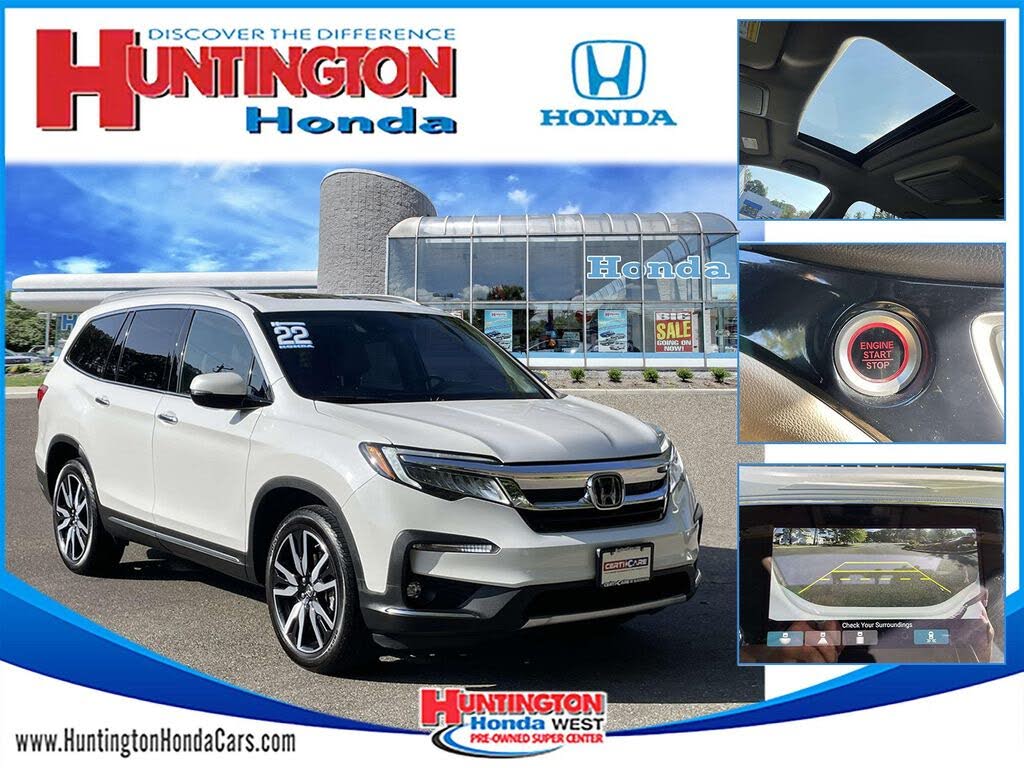 2022 Honda Pilot Touring AWD with Rear Captain's Chairs