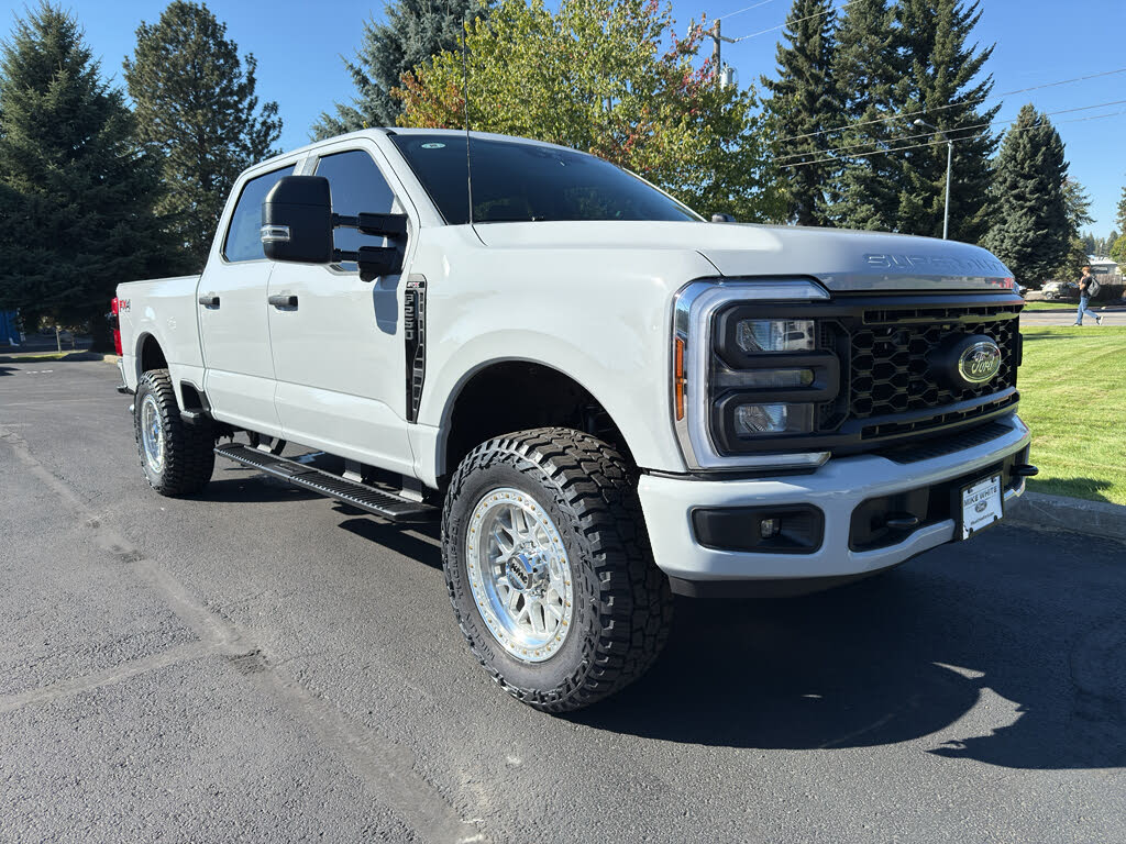 2026 Ford F-250 Super Duty XL Crew Cab 4WD