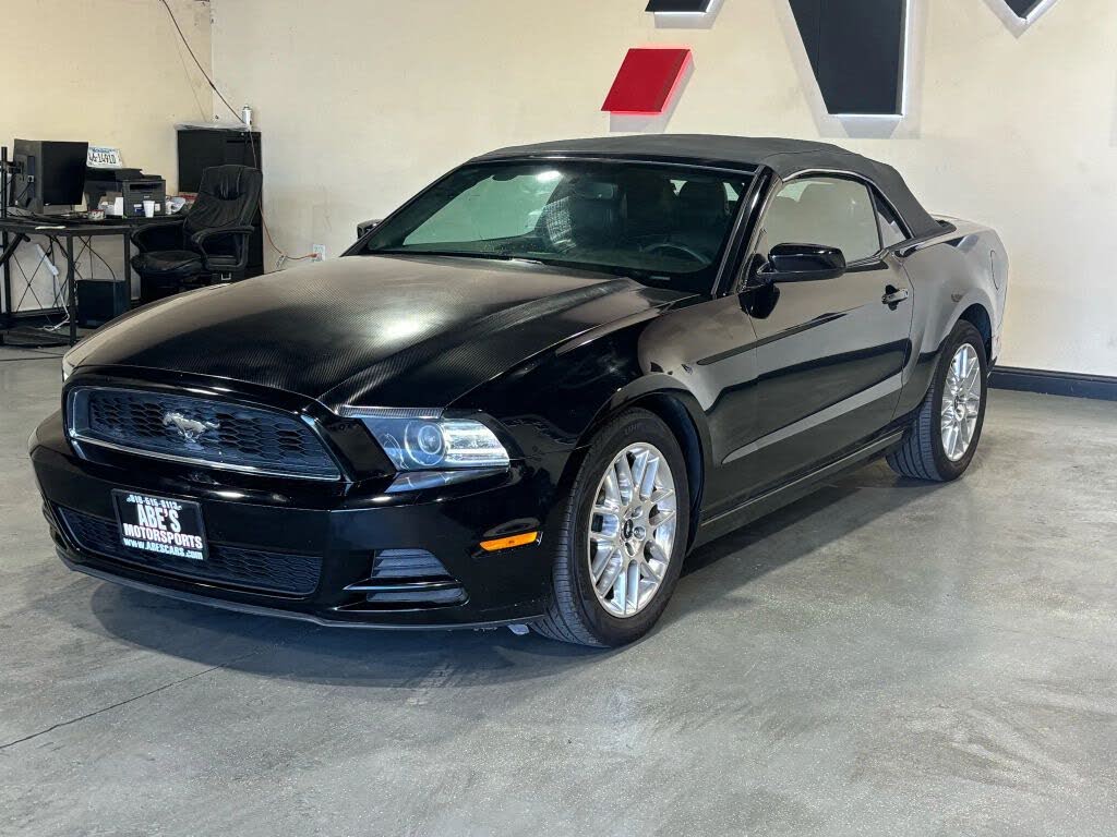 2013 Ford Mustang V6 Premium Convertible RWD