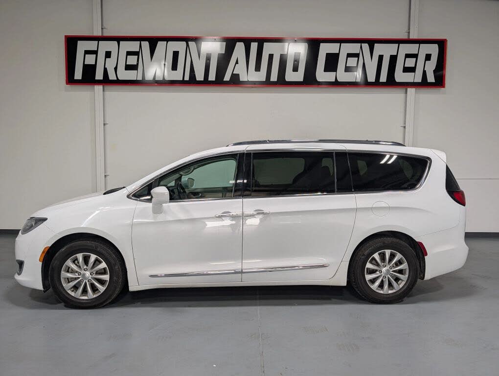 2018 Chrysler Pacifica Touring L FWD