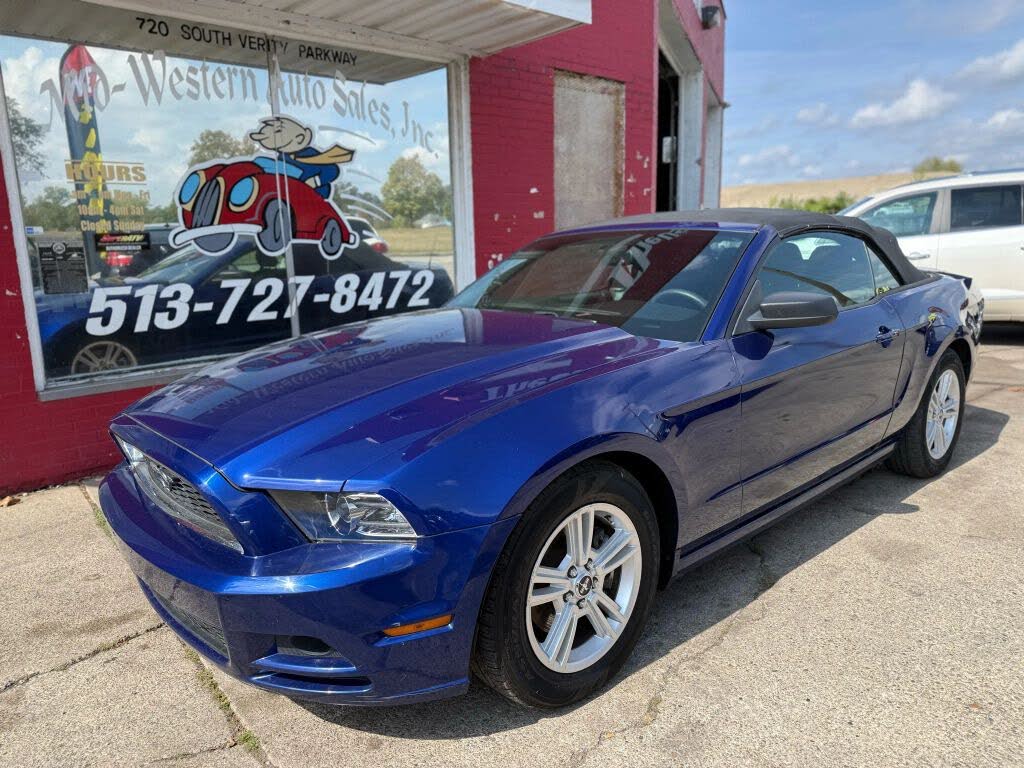 2013 Ford Mustang V6 Convertible RWD
