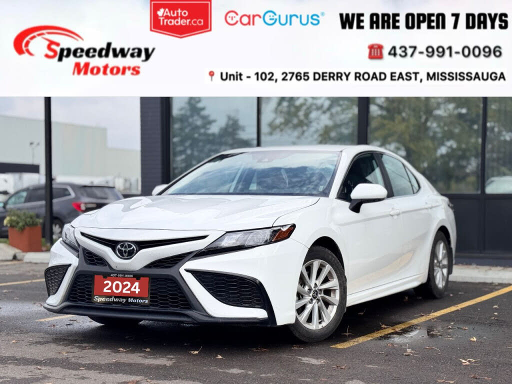 Toyota Camry SE FWD 2024