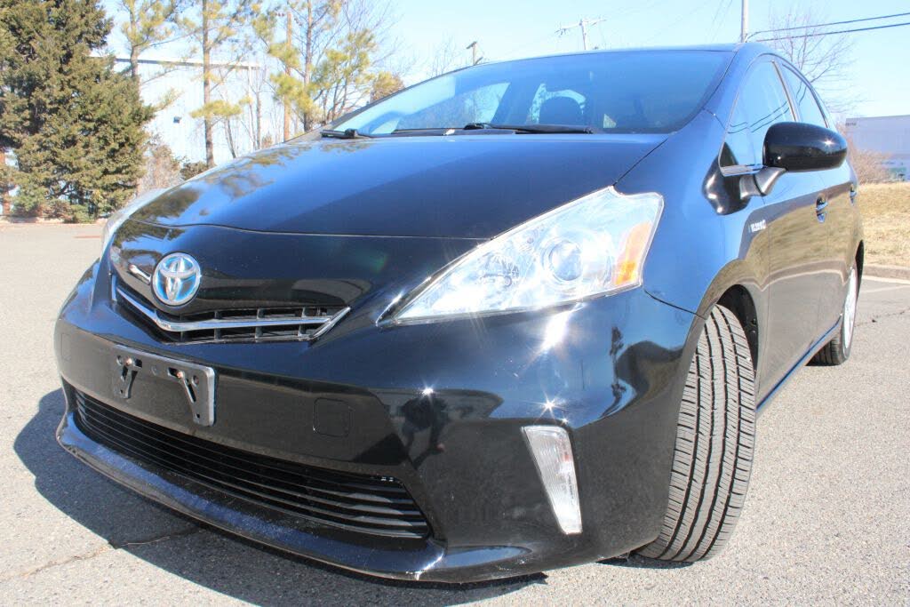 2013 Toyota Prius v Five FWD