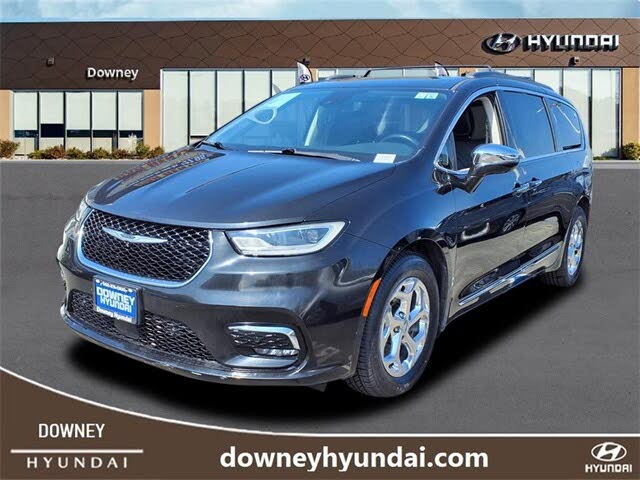 2022 Chrysler Pacifica Limited FWD