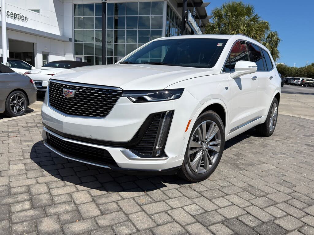 2025 Cadillac XT6 Premium Luxury FWD