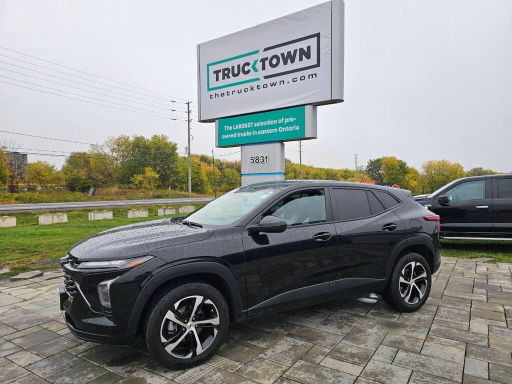 2024 Chevrolet Trax RS with 1RS FWD