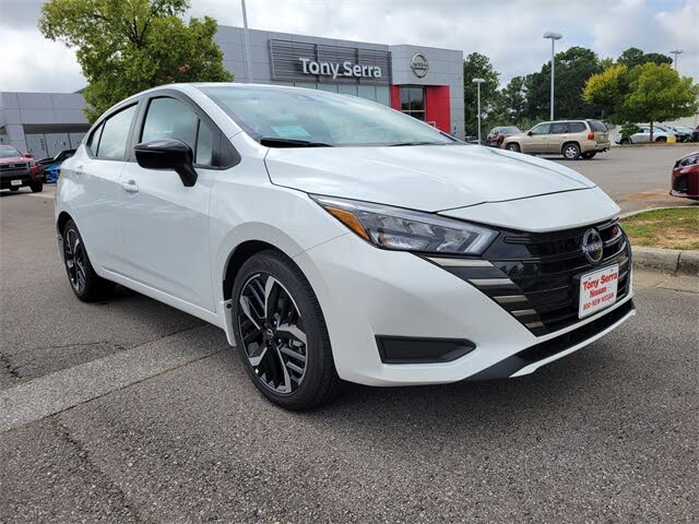 2025 Nissan Versa SR FWD