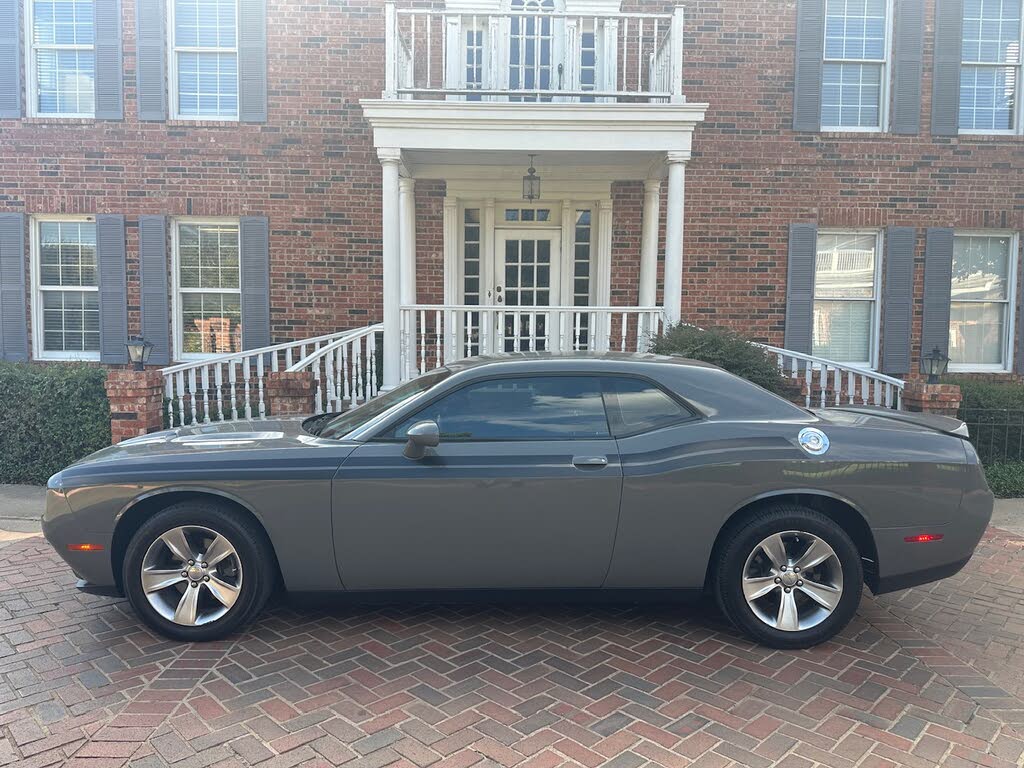 2018 Dodge Challenger SXT RWD
