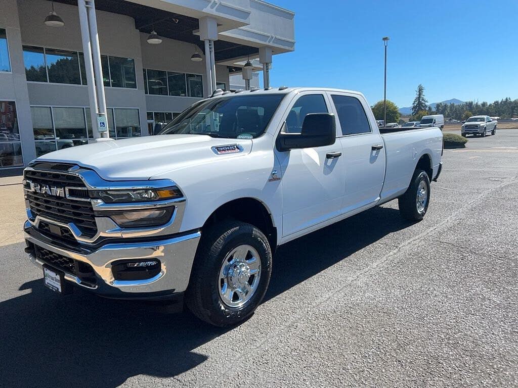 2026 RAM 3500 Tradesman Crew Cab LB 4WD