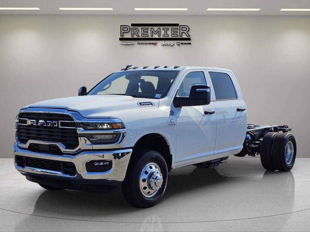 2026 RAM 3500 Chassis Tradesman Crew Cab LB DRW 4WD