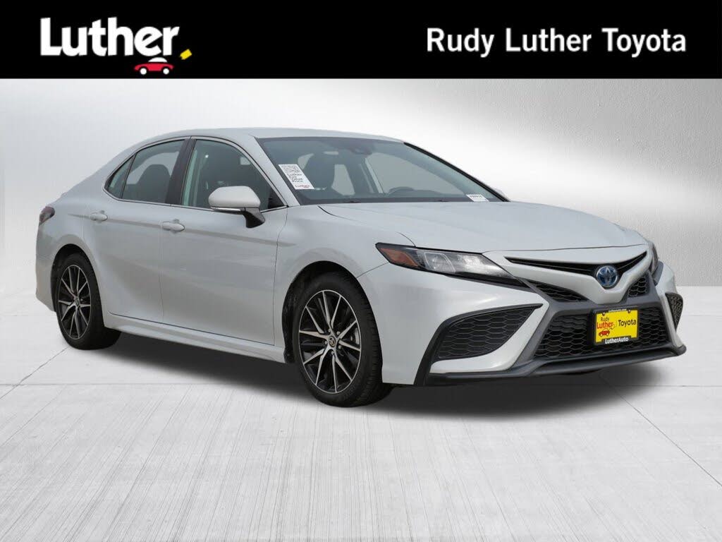 2022 Toyota Camry Hybrid SE FWD