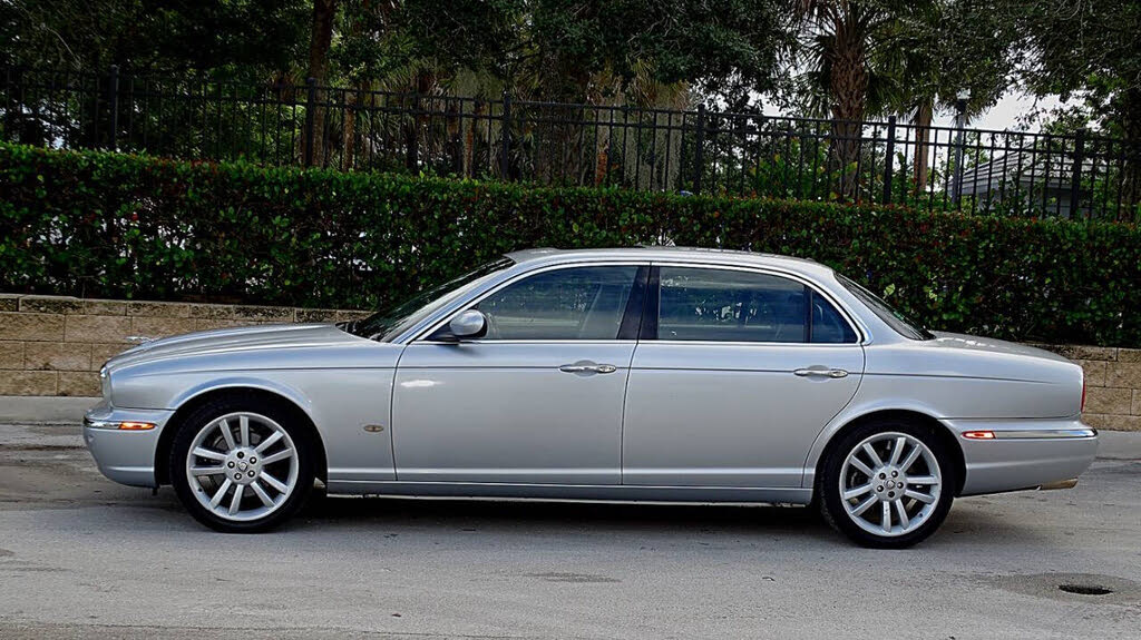 2006 Jaguar XJ-Series XJ8 L RWD