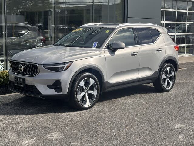 2023 Volvo XC40 B5 Plus Bright Theme AWD