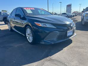 Toyota Camry Hybrid XLE FWD