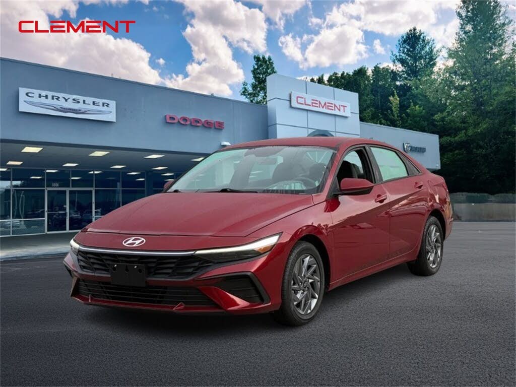 2024 Hyundai Elantra SEL FWD