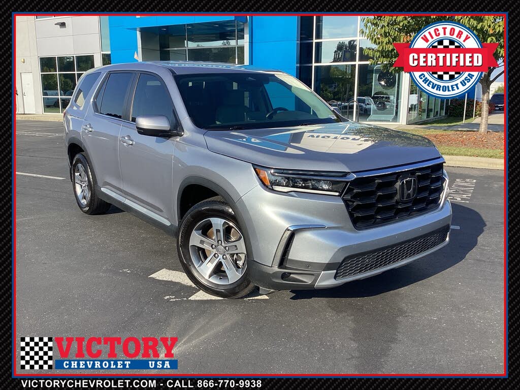 2024 Honda Pilot EX-L FWD with Captains Chairs