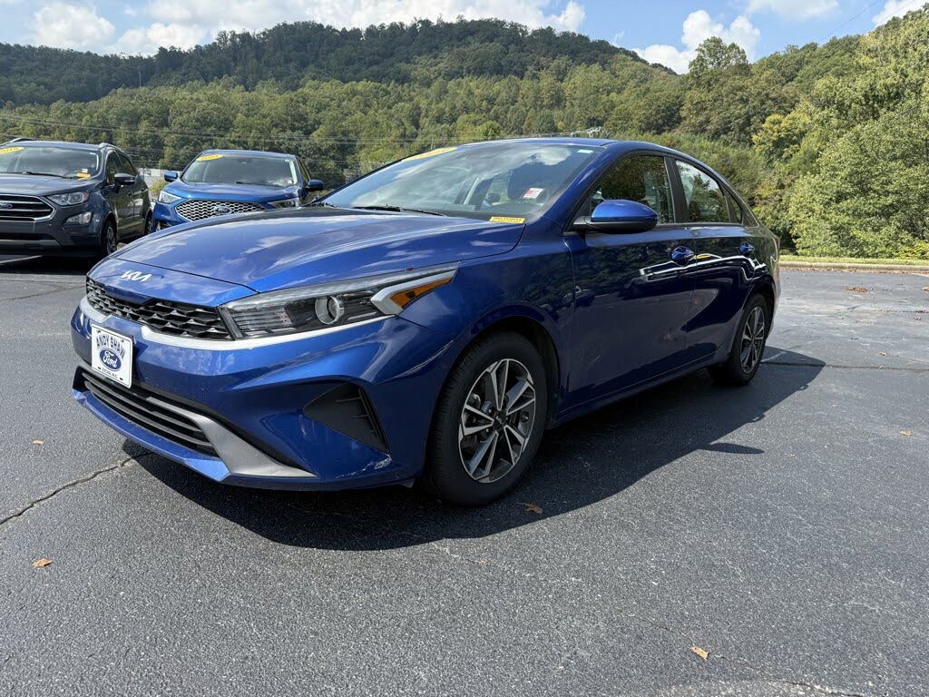 2023 Kia Forte LXS FWD