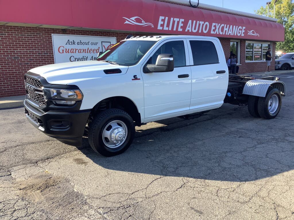2024 RAM 3500 Chassis Tradesman Crew Cab LB DRW 4WD