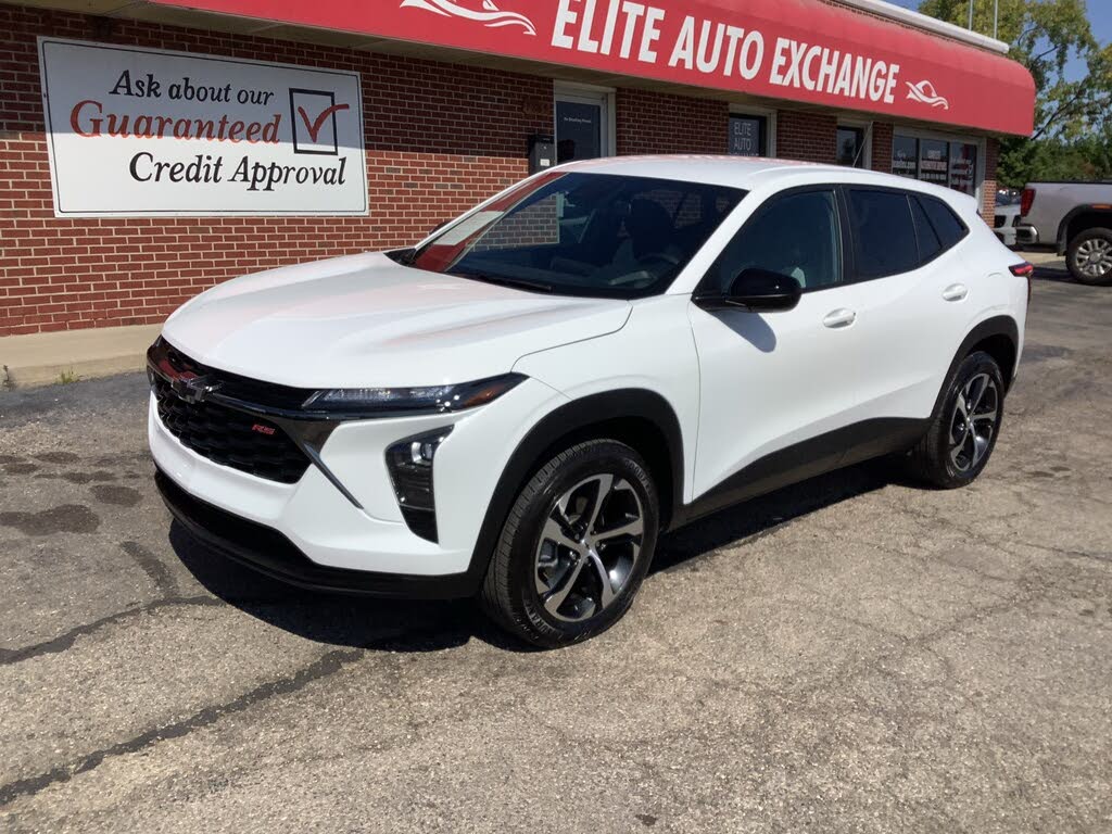 2025 Chevrolet Trax RS with 1RS FWD