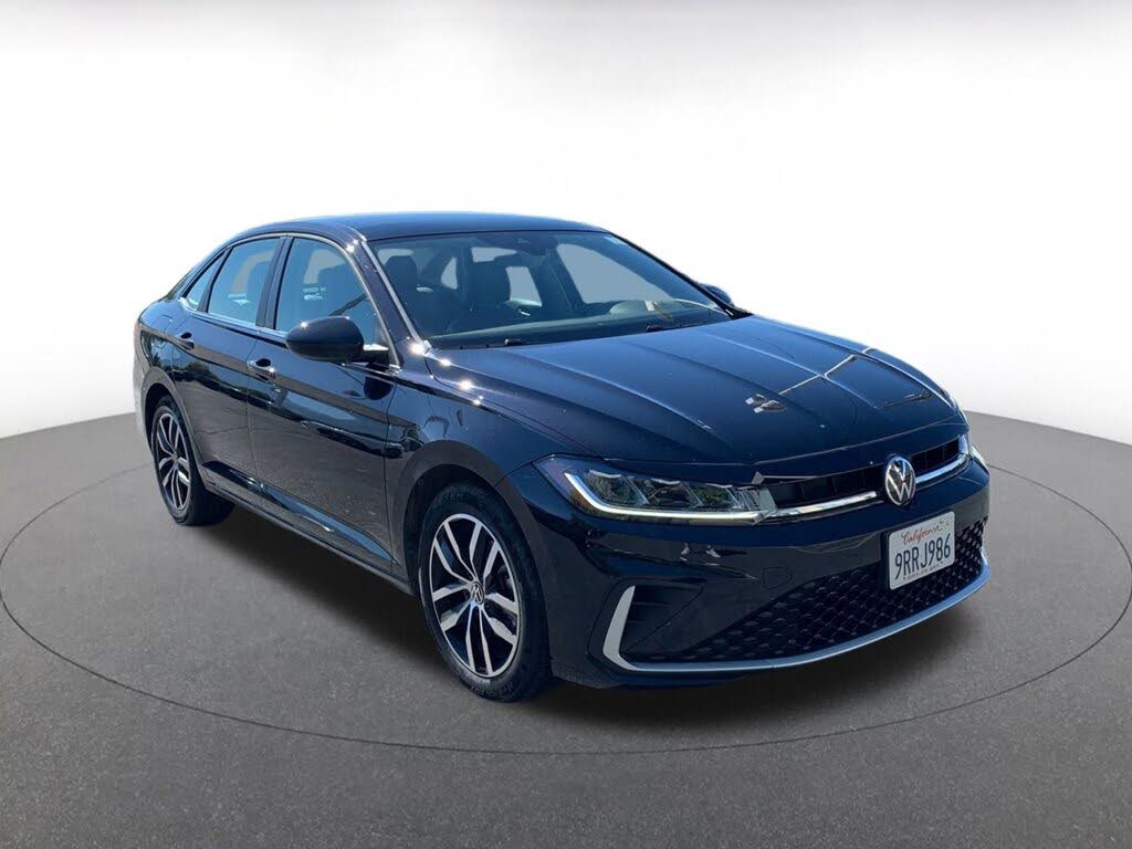 2025 Volkswagen Jetta SE FWD