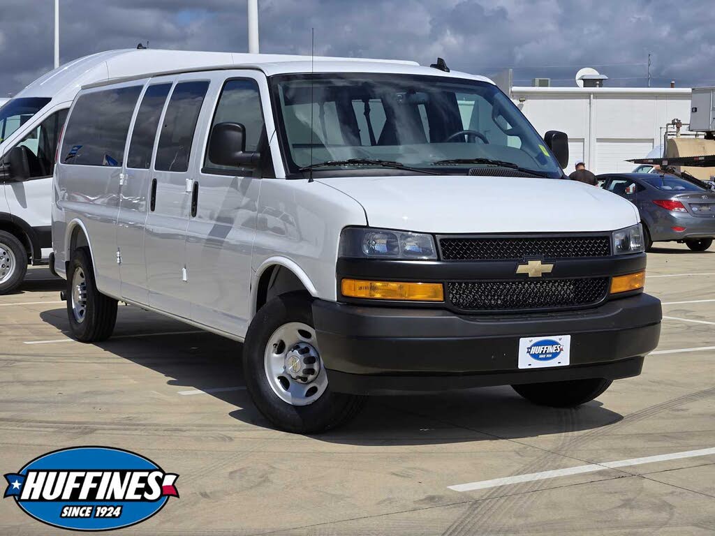 2025 Chevrolet Express 3500 LS Extended RWD