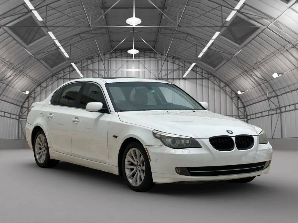 2009 BMW 5 Series 528i Sedan RWD