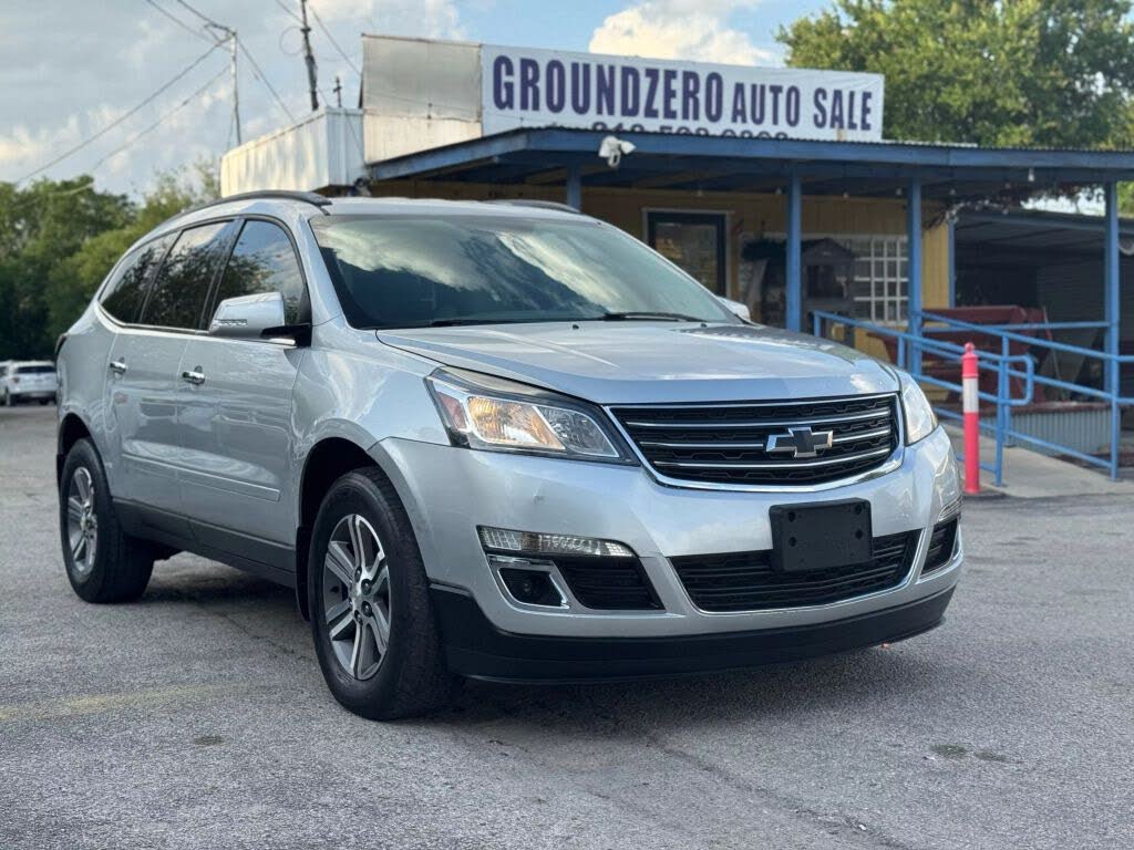 2017 Chevrolet Traverse 2LT FWD