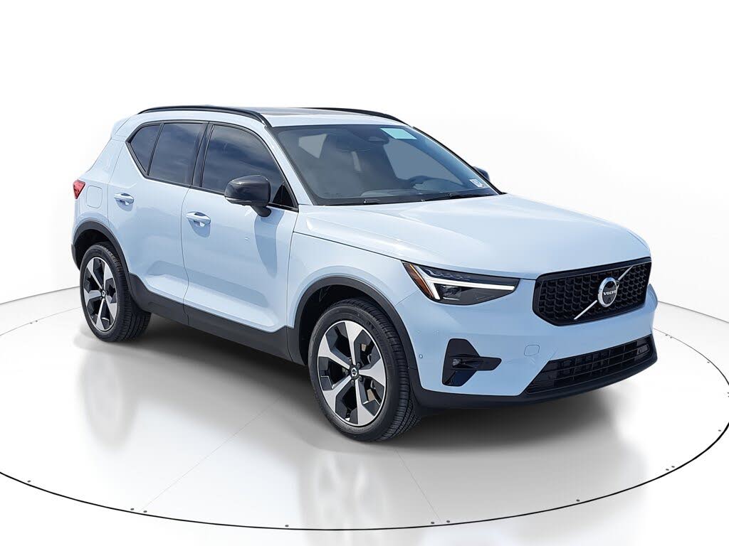 2026 Volvo XC40 B5 Plus AWD