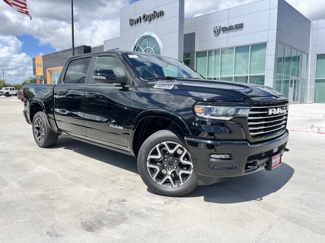 2026 RAM 1500 Laramie Crew Cab 4WD