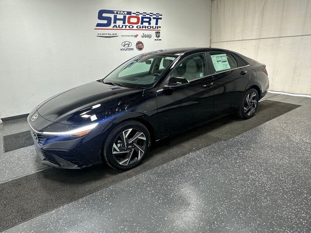 2025 Hyundai Elantra Limited FWD