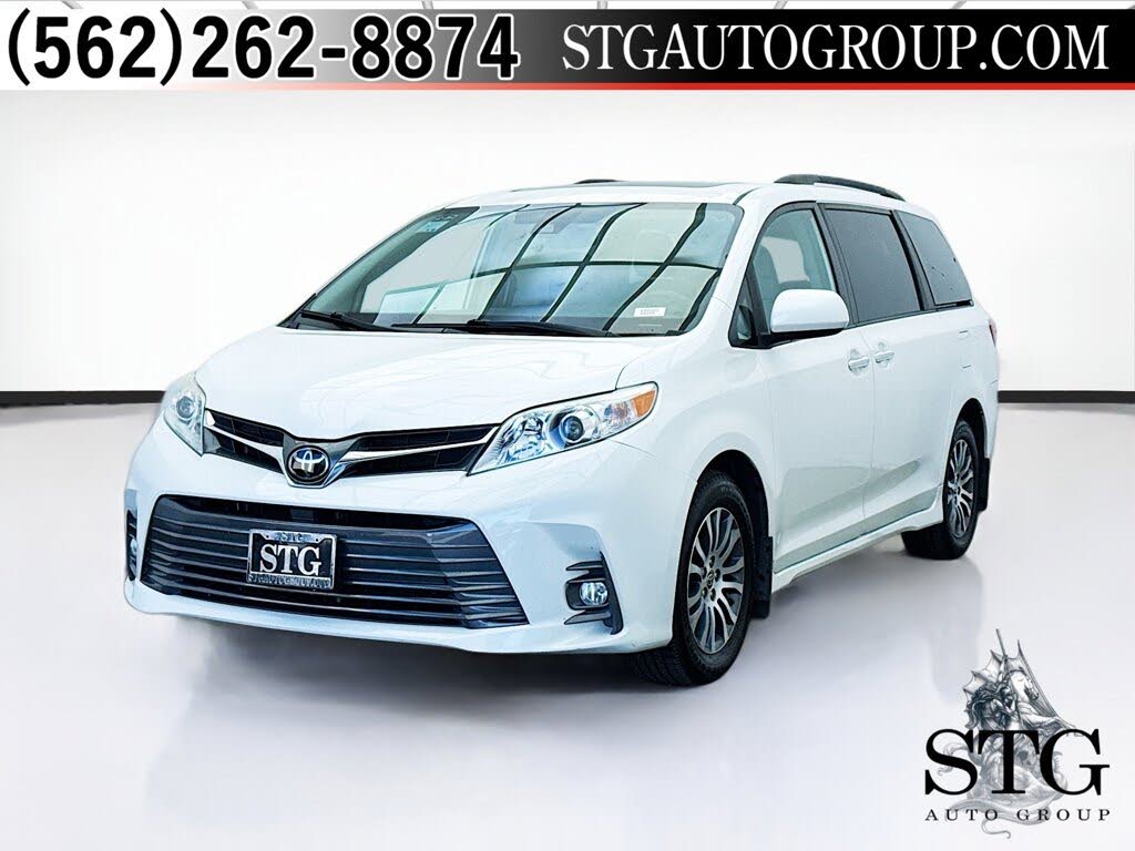 2020 Toyota Sienna XLE 7-Passenger FWD with Auto-Access Seat