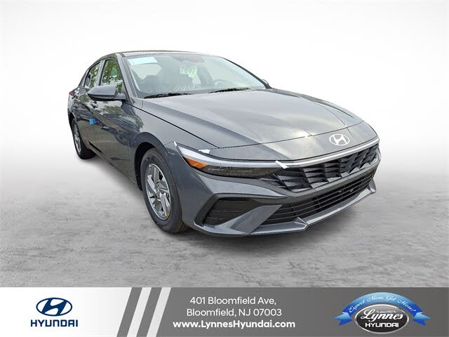 2025 Hyundai Elantra SE FWD