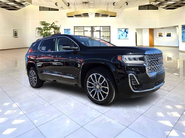 2023 GMC Acadia Denali FWD