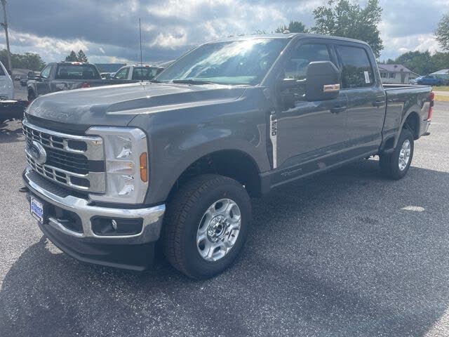2026 Ford F-250 Super Duty XLT Crew Cab 4WD