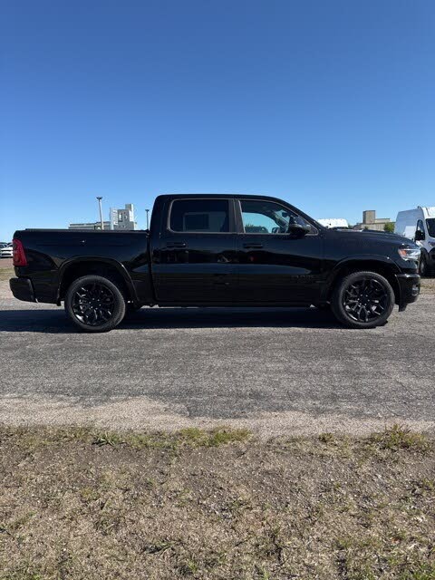 2025 RAM 1500 Limited Crew Cab 4WD