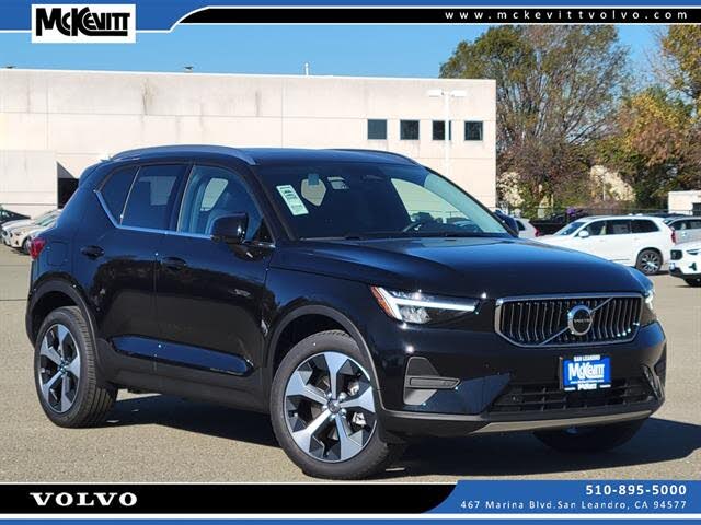 2025 Volvo XC40 B5 Core Bright Theme AWD