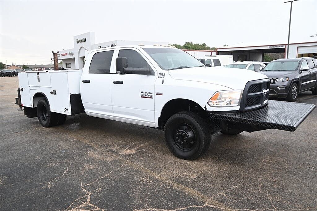 2017 RAM 3500 Chassis Tradesman Crew Cab 4WD
