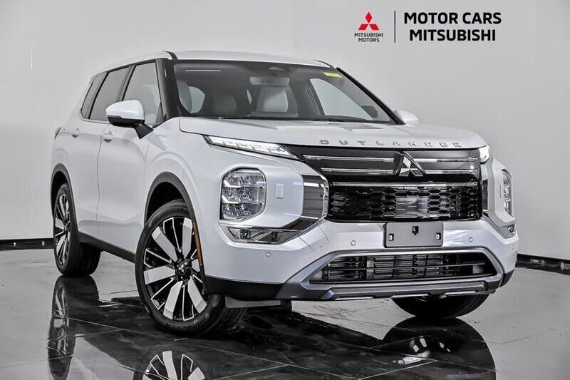 2025 Mitsubishi Outlander SE FWD