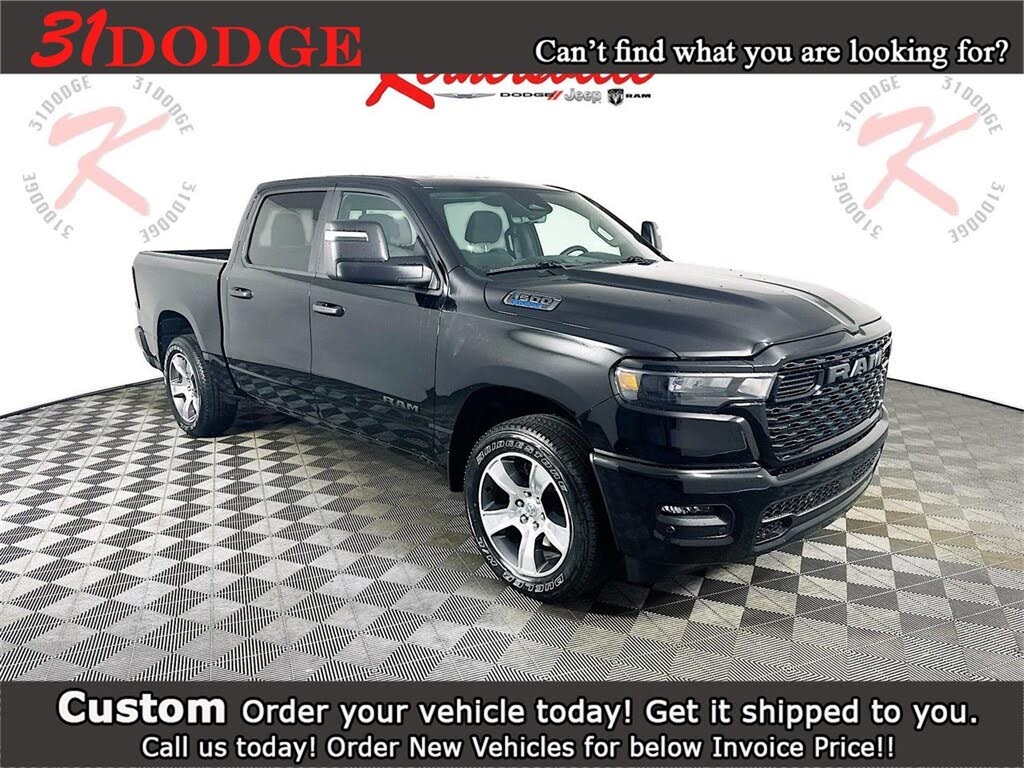 2025 RAM 1500 Express Crew Cab 4WD