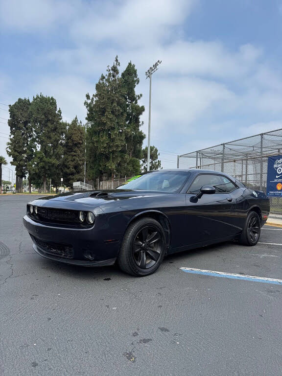2018 Dodge Challenger SXT RWD