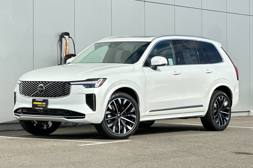 2026 Volvo XC90 B6 Plus 6-Passenger AWD