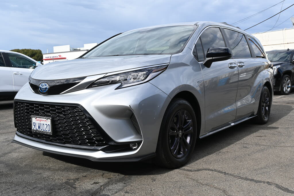2024 Toyota Sienna XSE 7-Passenger AWD
