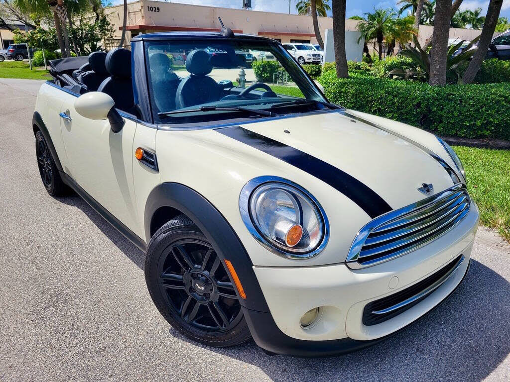 2013 MINI Cooper Convertible FWD