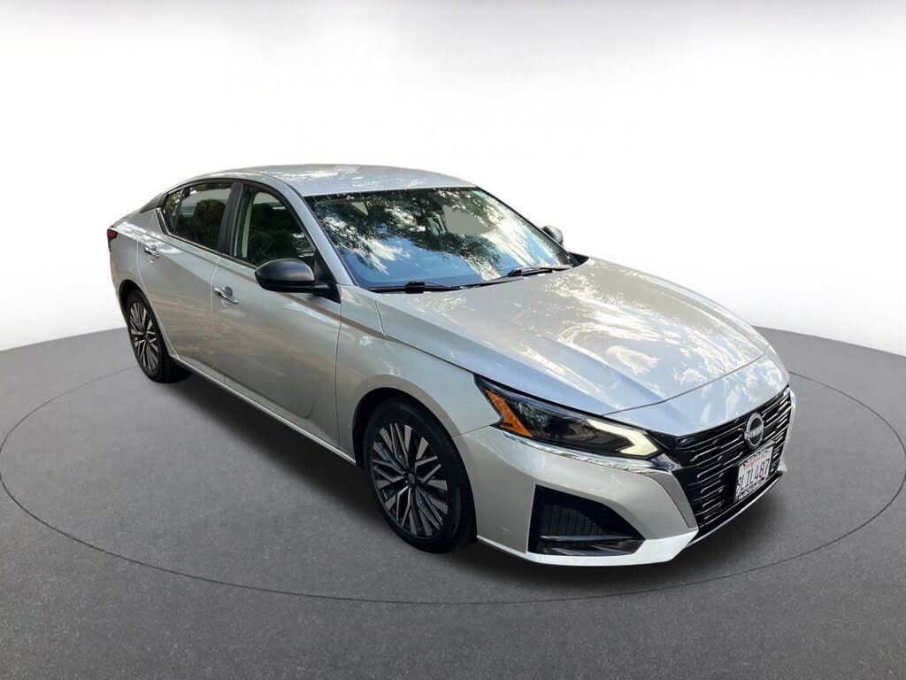2024 Nissan Altima 2.5 SV FWD