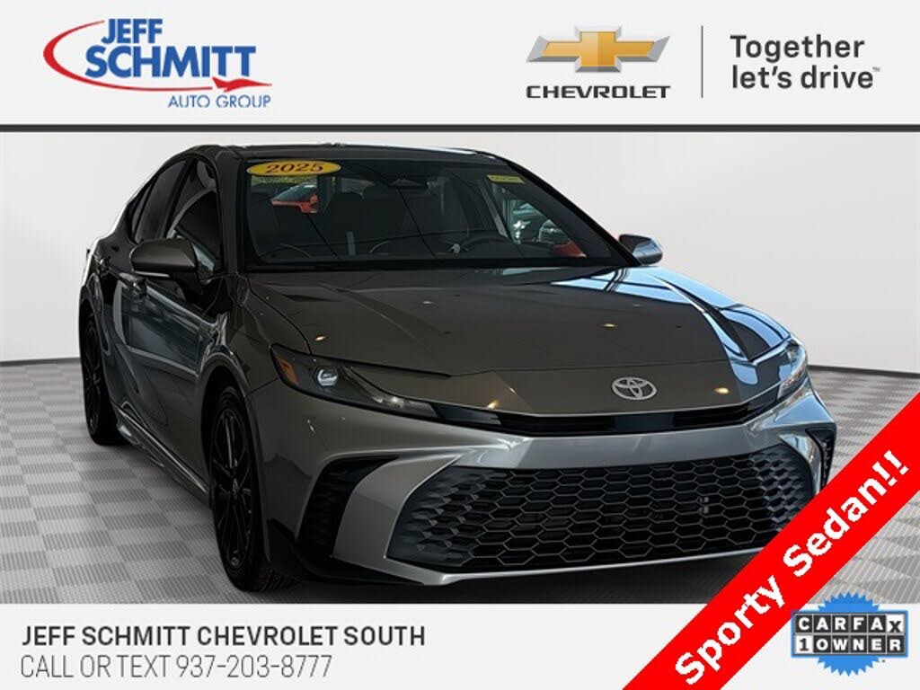 2025 Toyota Camry SE FWD
