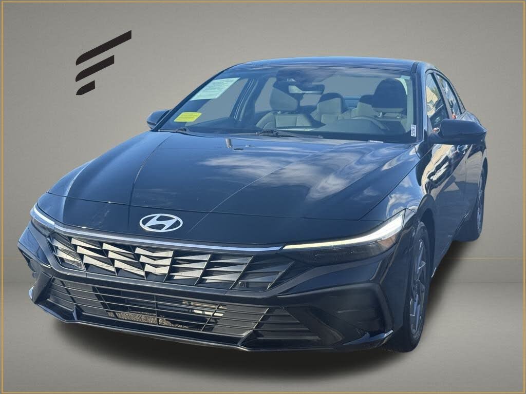 2024 Hyundai Elantra SEL FWD